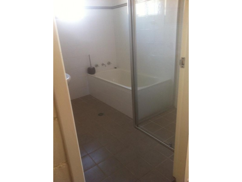 2/18 Nyssa Street, Armidale NSW 2350