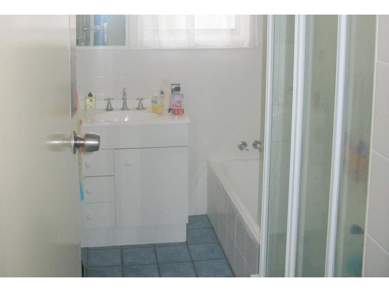 2 Holmes Avenue, Armidale NSW 2350