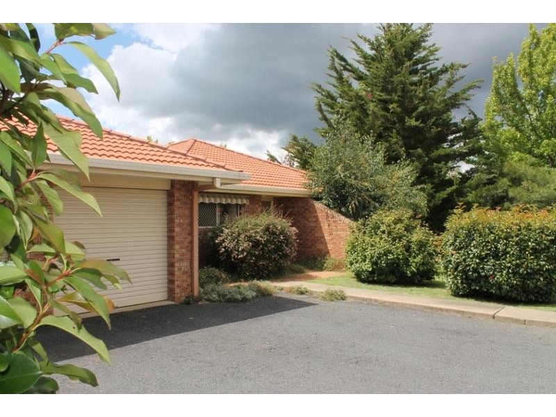 1/89 QUEEN ELIZABETH DRIVE, Armidale NSW 2350