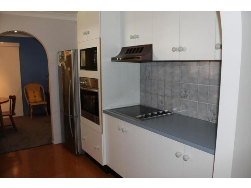 1 PHYLLIS CRESCENT, Armidale NSW 2350