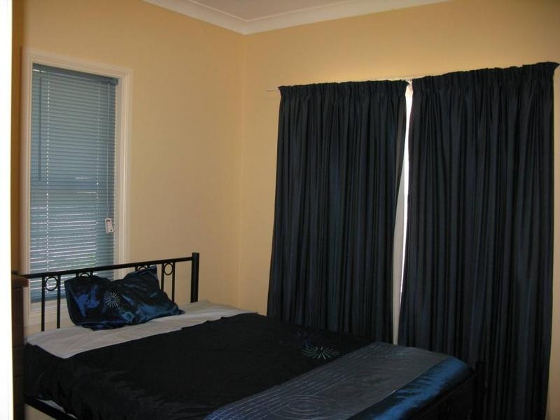 104a DONNELLY STREET, Armidale NSW 2350