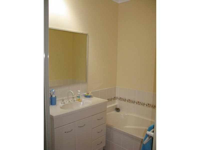 104a DONNELLY STREET, Armidale NSW 2350