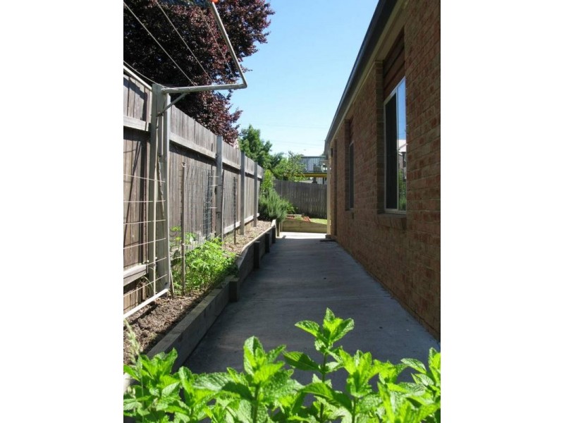 104a DONNELLY STREET, Armidale NSW 2350