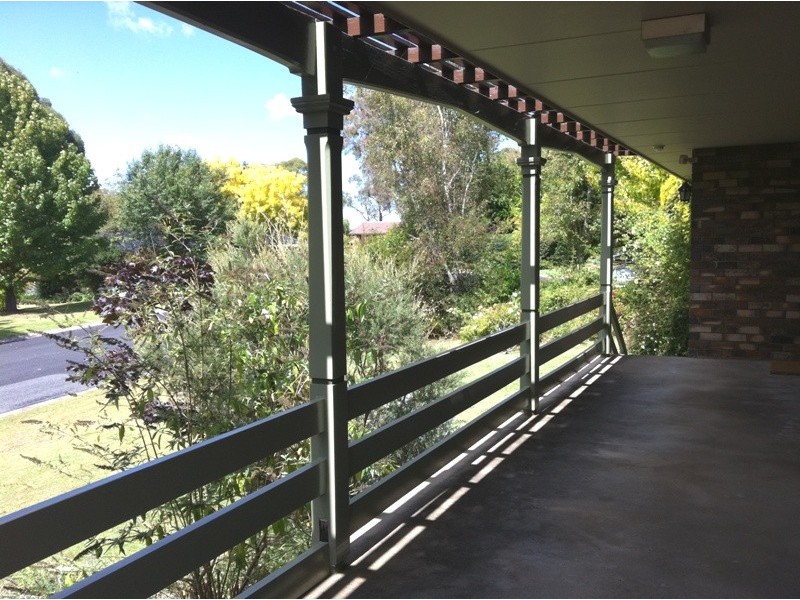 9 KATHLEEN CRESCENT, Armidale NSW 2350