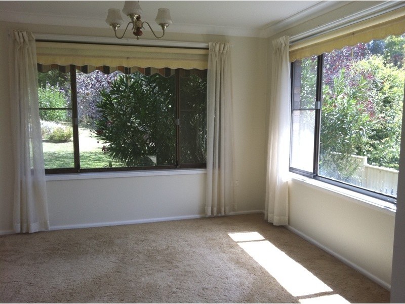 9 KATHLEEN CRESCENT, Armidale NSW 2350