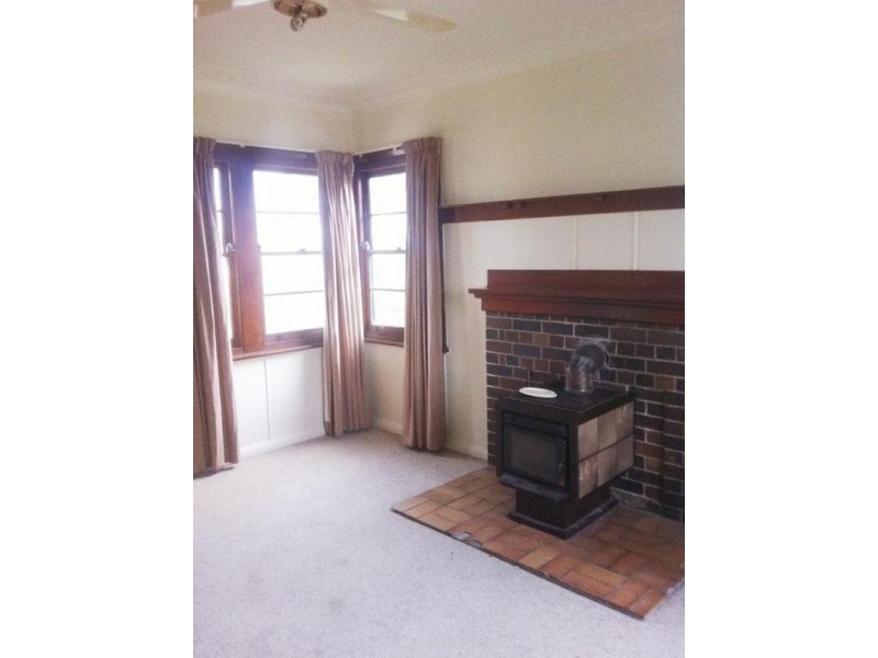 43 MOSSMAN STREET, Armidale NSW 2350