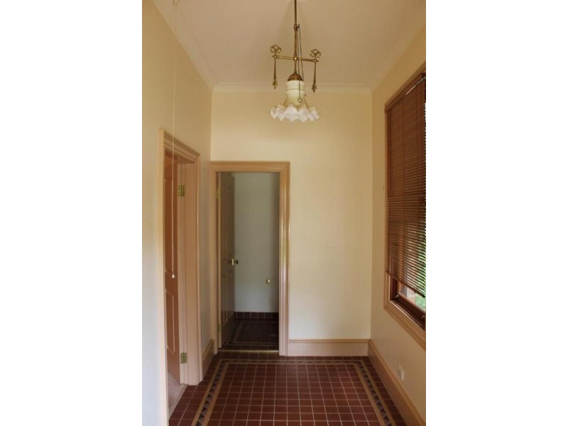 18 SHORT STREET, Armidale NSW 2350