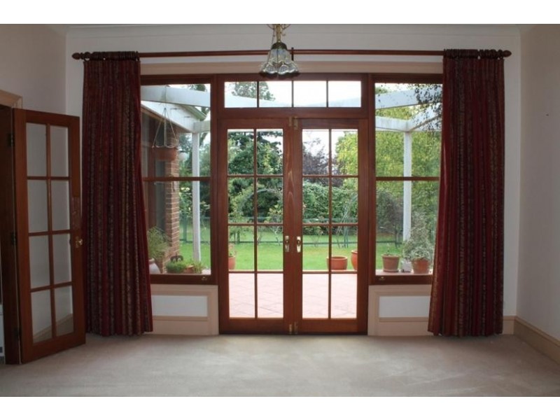 18 SHORT STREET, Armidale NSW 2350