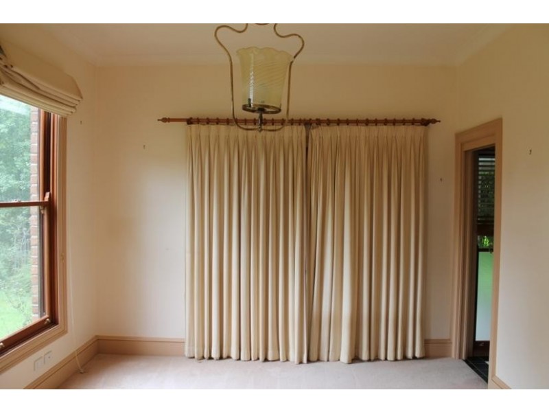 18 SHORT STREET, Armidale NSW 2350