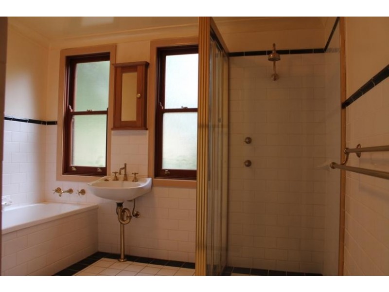 18 SHORT STREET, Armidale NSW 2350