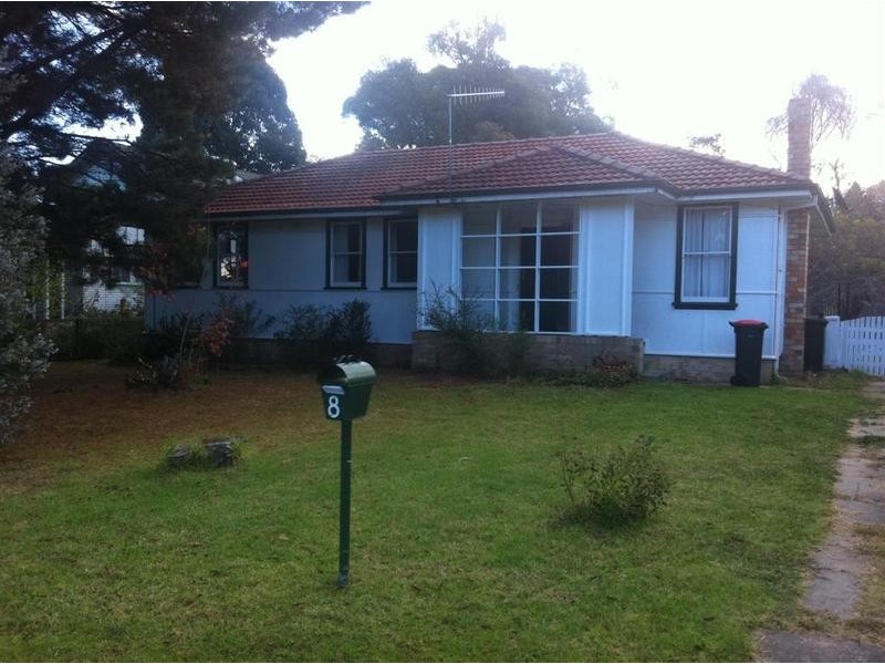 8 Glenelg Road, Armidale NSW 2350