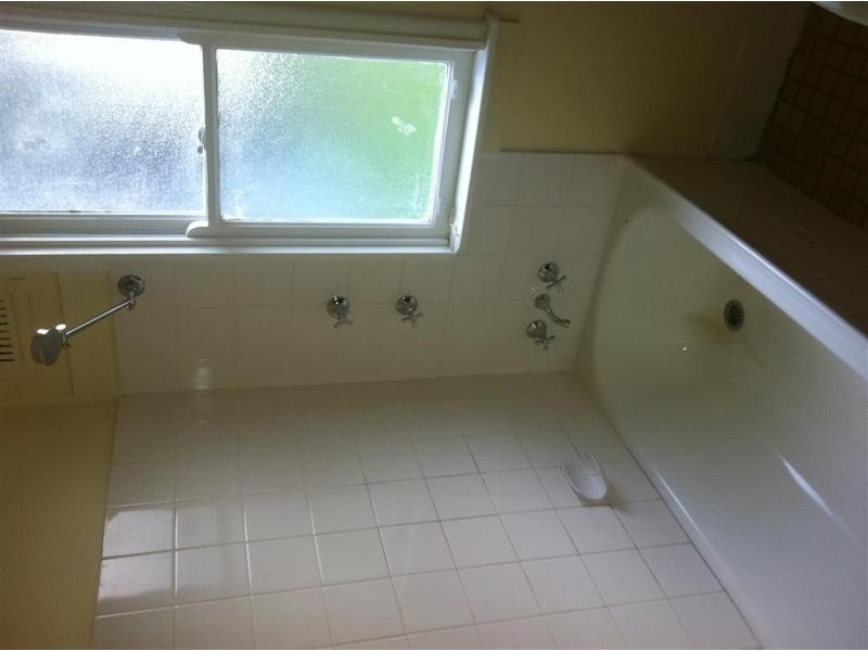 8 Glenelg Road, Armidale NSW 2350