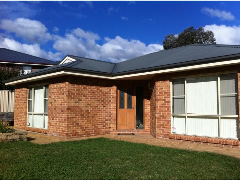 21 GOLDEN GROVE, Armidale NSW 2350