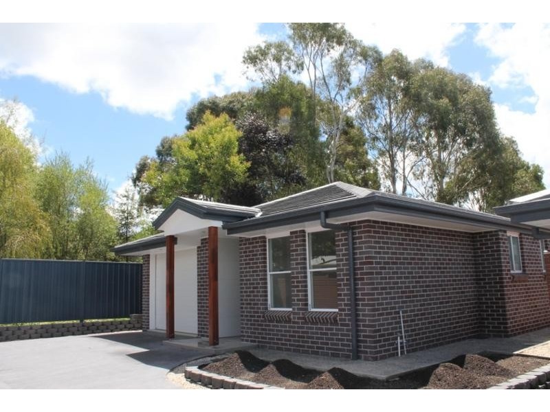 8 POWER PLACE, Armidale NSW 2350