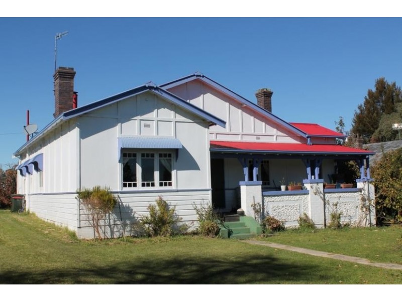 30 BRIDGE STREET, Uralla NSW 2358