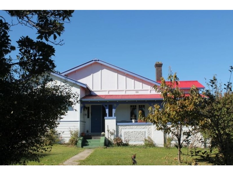 30 BRIDGE STREET, Uralla NSW 2358
