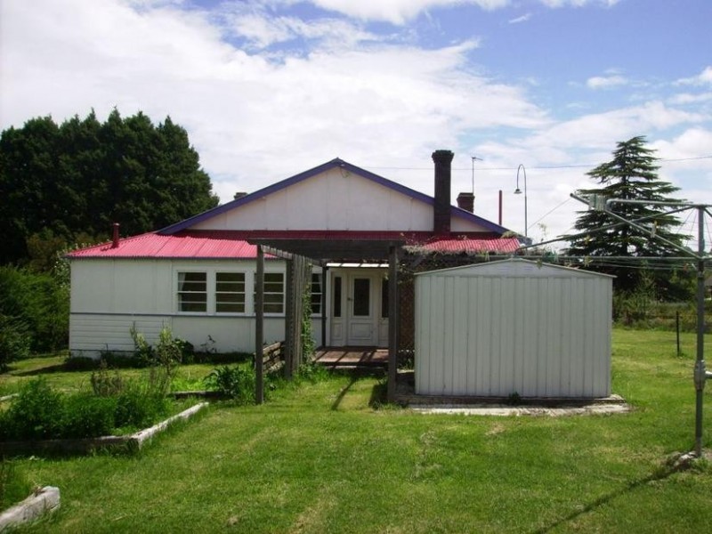 30 BRIDGE STREET, Uralla NSW 2358