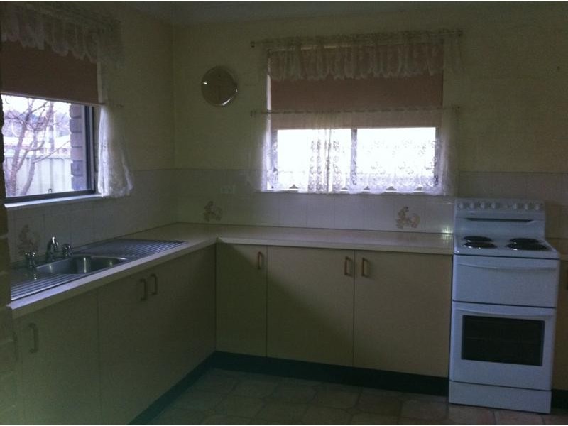 27A CENTENNIAL CLOSE, Armidale NSW 2350