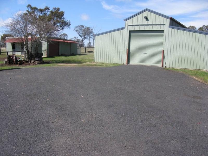 25 SIMMONS ROAD, Armidale NSW 2350