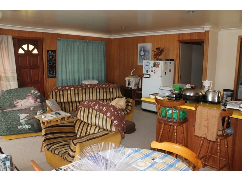 2 FINLAYSON CRESCENT, Armidale NSW 2350