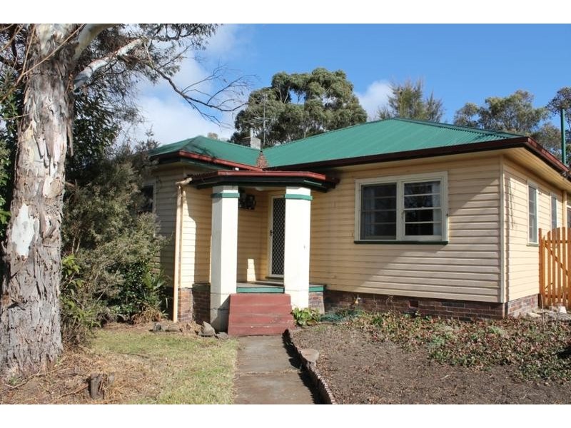 62 TAYLOR STREET, Armidale NSW 2350