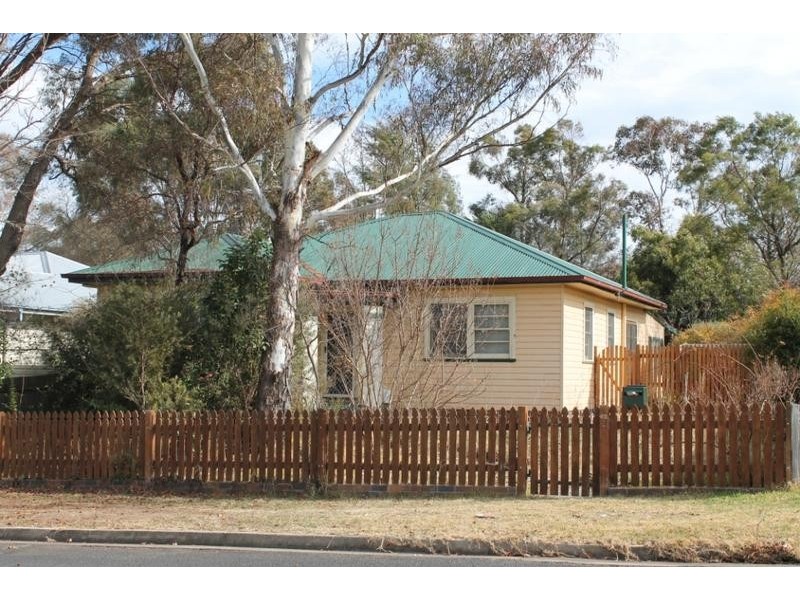 62 TAYLOR STREET, Armidale NSW 2350