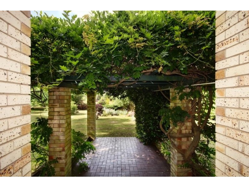 20 INCES ROAD, Armidale NSW 2350