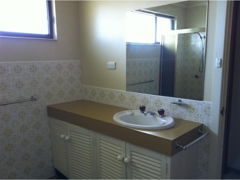 8 WATSON AVE, Armidale NSW 2350