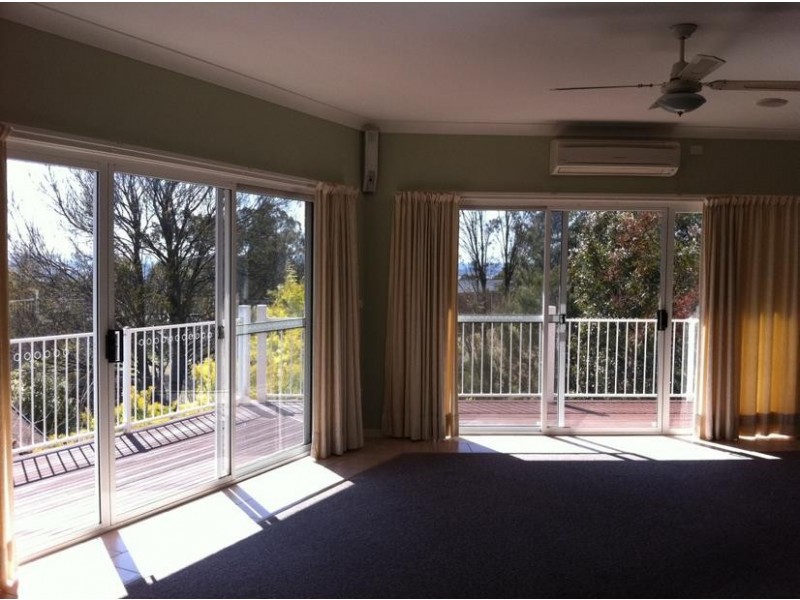 6 Merino Terrace, Armidale NSW 2350