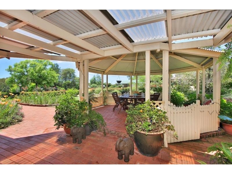 18 THE BOULEVARD, Armidale NSW 2350