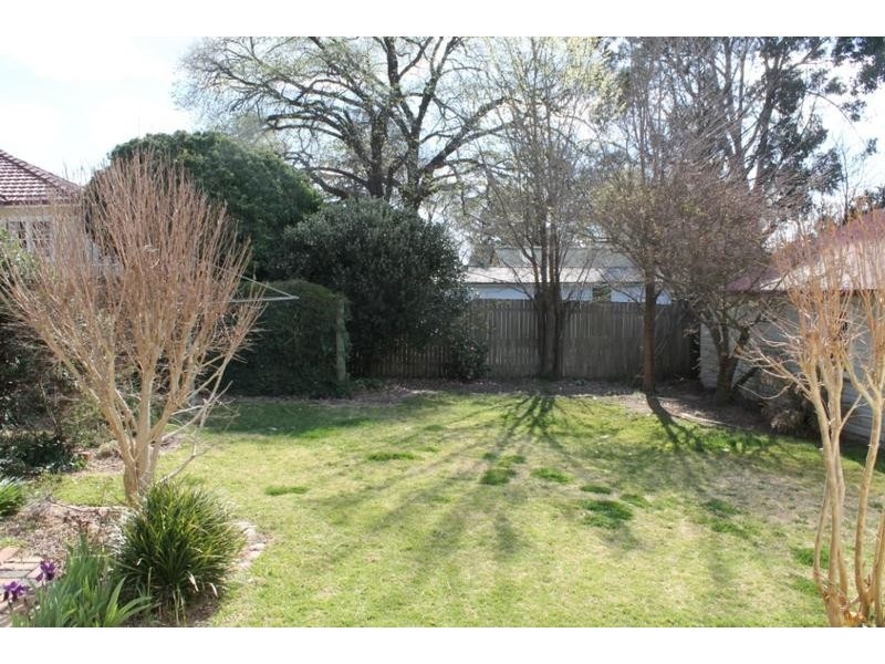 166 Marsh Street, Armidale NSW 2350