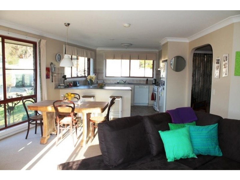 100 FITTLER CLOSE, Armidale NSW 2350