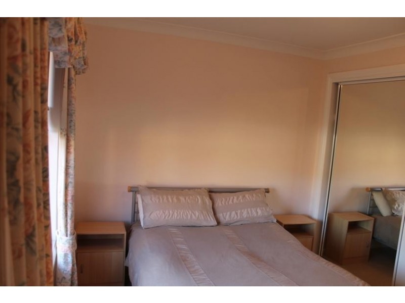 100 FITTLER CLOSE, Armidale NSW 2350