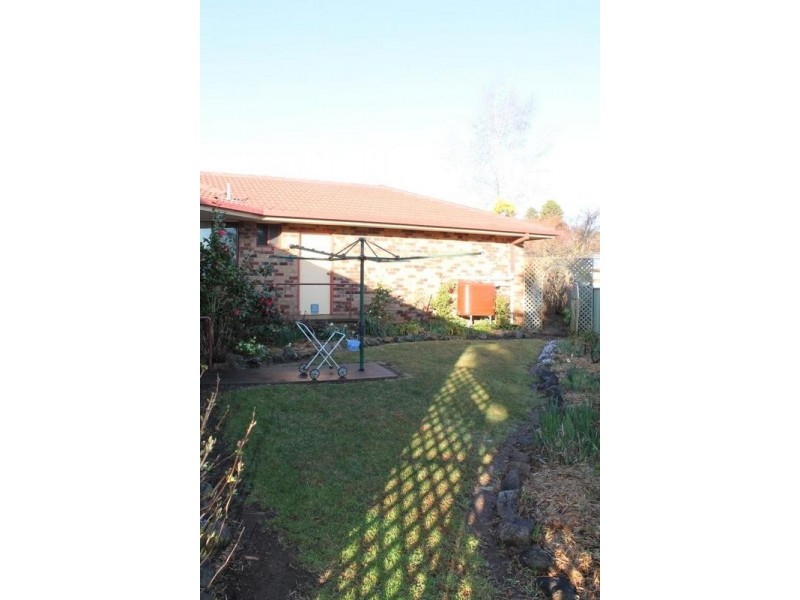 100 FITTLER CLOSE, Armidale NSW 2350