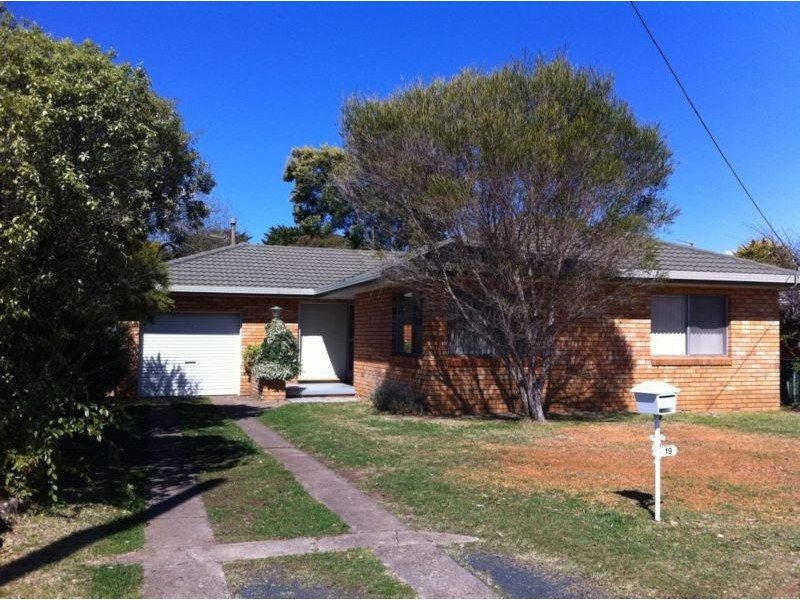 19 Proctor Street, Armidale NSW 2350