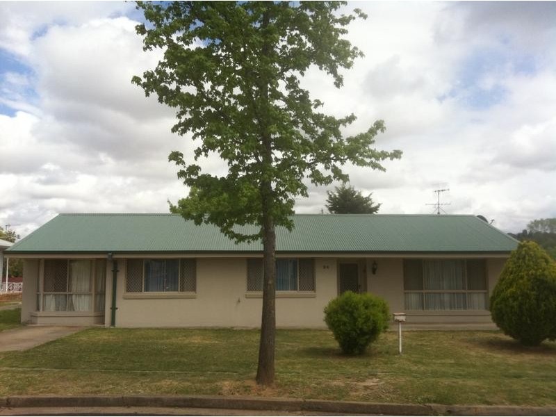 84 DOUGLAS STREET, Armidale NSW 2350