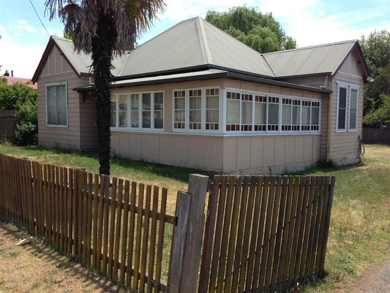 223 Rusden Street, Armidale NSW 2350