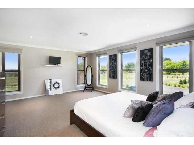 32 DANGARSLEIGH ROAD, Armidale NSW 2350