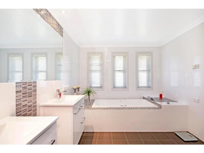 32 DANGARSLEIGH ROAD, Armidale NSW 2350