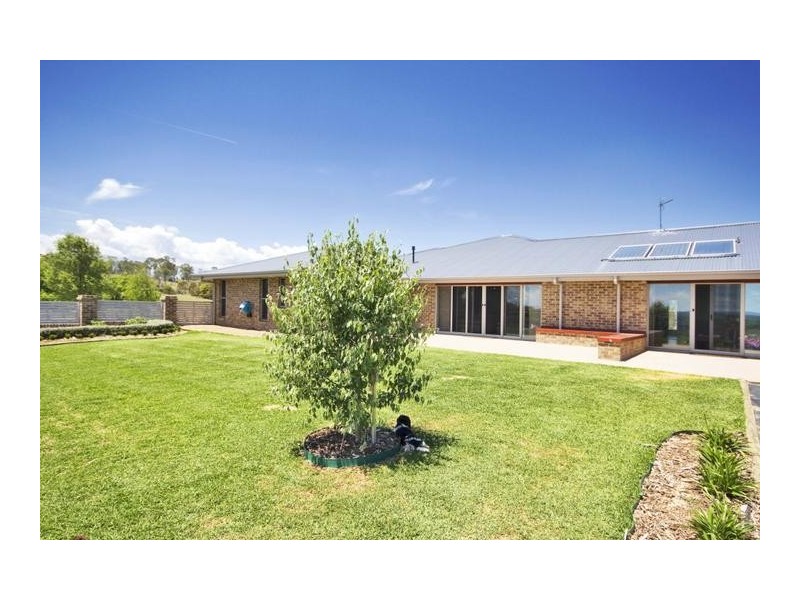 32 DANGARSLEIGH ROAD, Armidale NSW 2350