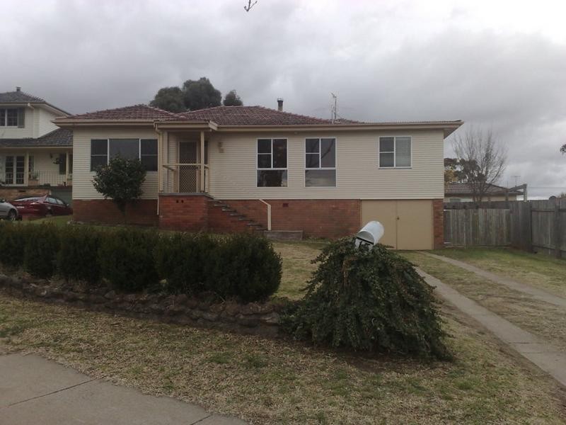 15 Richardson Avenue, Armidale NSW 2350
