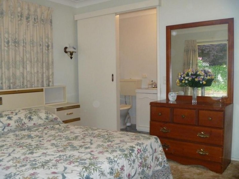 3 SIMPSON AVE, Armidale NSW 2350