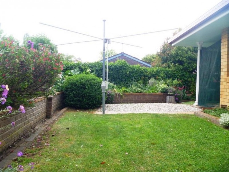 3 SIMPSON AVE, Armidale NSW 2350