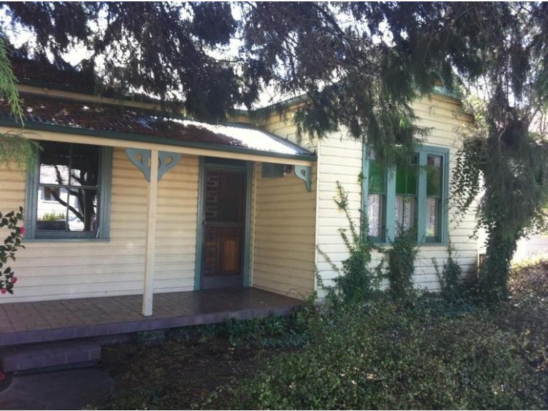 165 Barney Street, Armidale NSW 2350