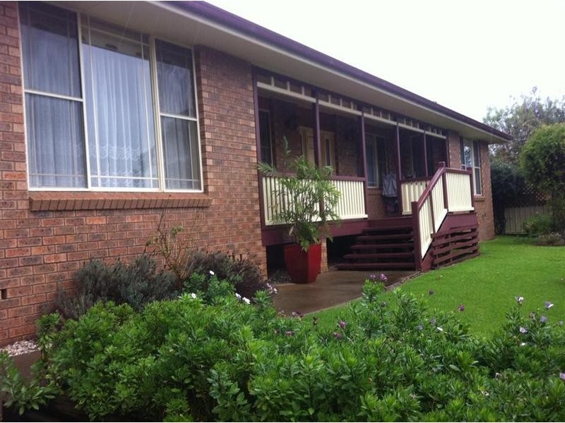 5 Nathaniel Pidgeon Drive, Armidale NSW 2350