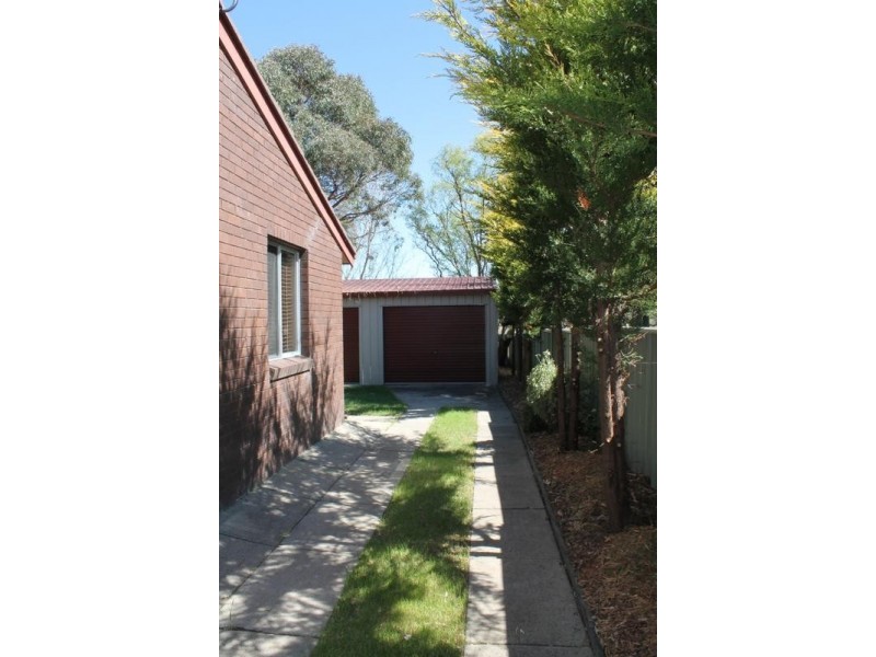 11 Bain Crescent, Armidale NSW 2350