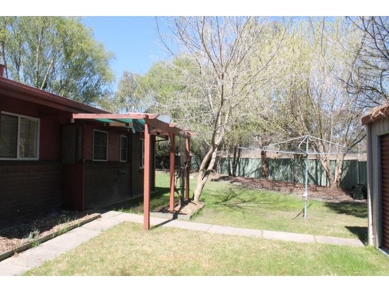 11 Bain Crescent, Armidale NSW 2350