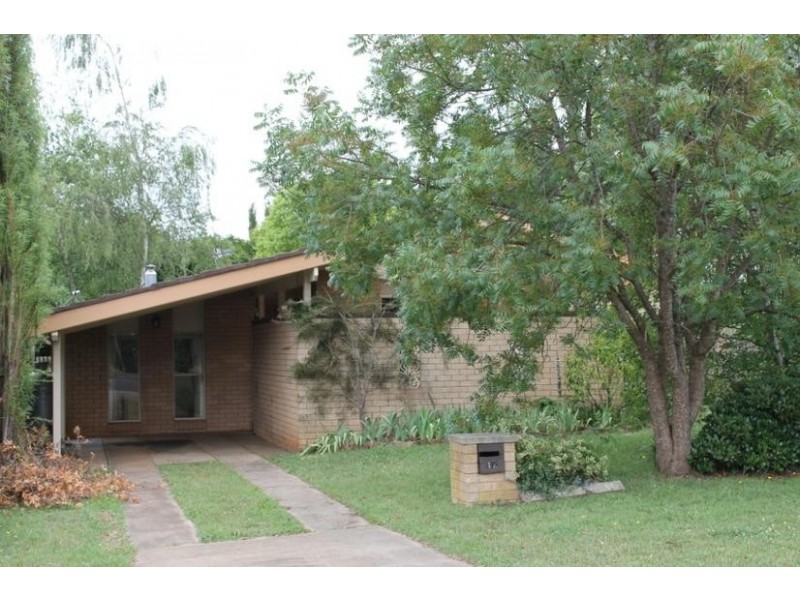 12 Judith Street, Armidale NSW 2350