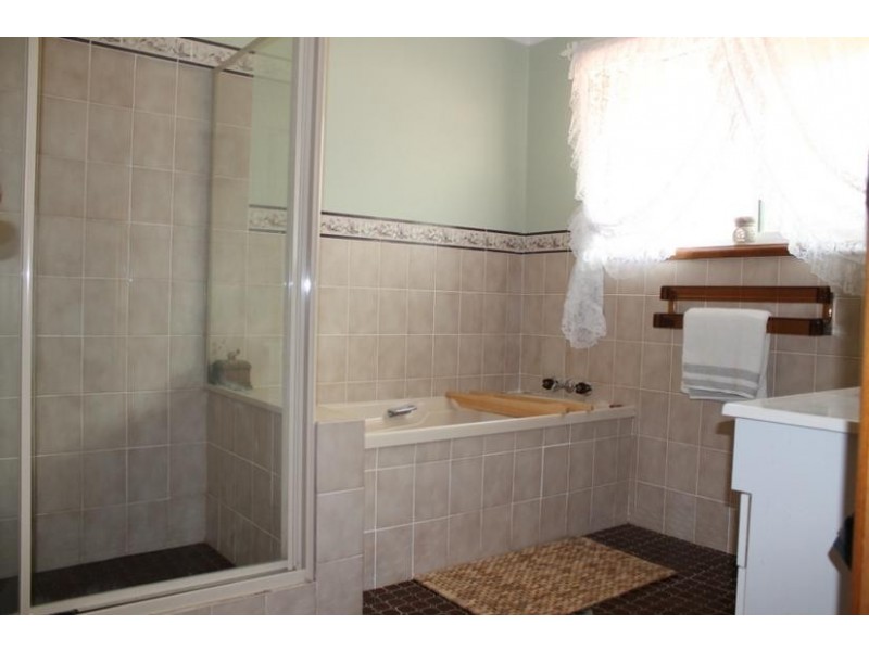 21 MURRAY AVE, Armidale NSW 2350