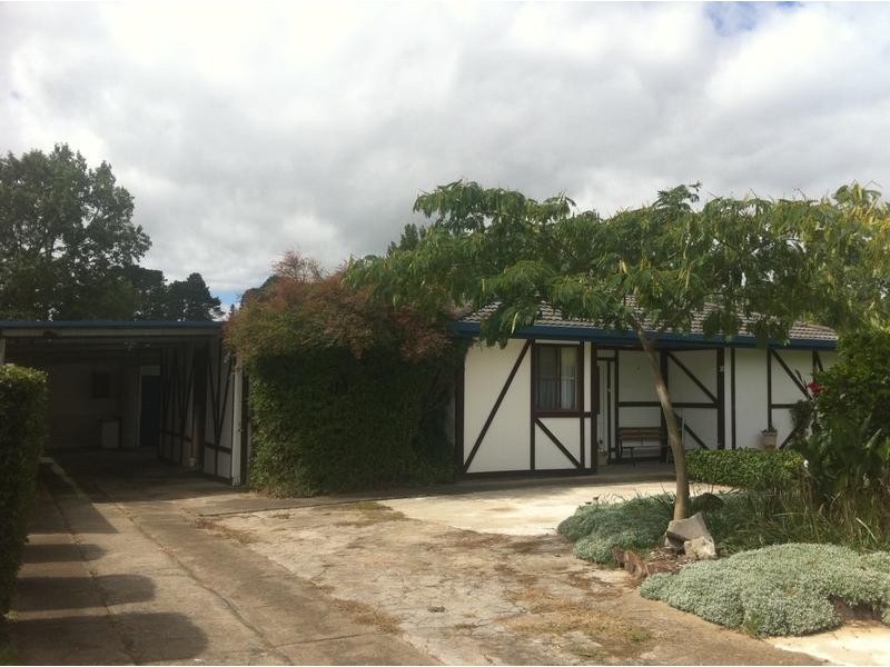 20 McIntosh Crescent, Armidale NSW 2350